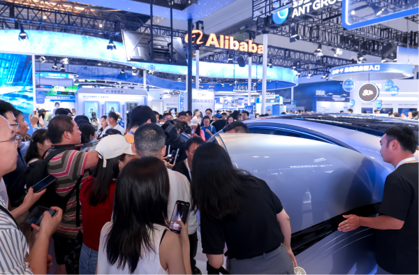 配资在线论坛 阶跃、千里和吉利联手，打造智能座舱Agent OS