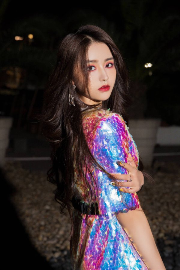 配资专业配资门户 退圈后爆猛料！金子涵哭诉被注射不明药物，三年监控真相太吓人